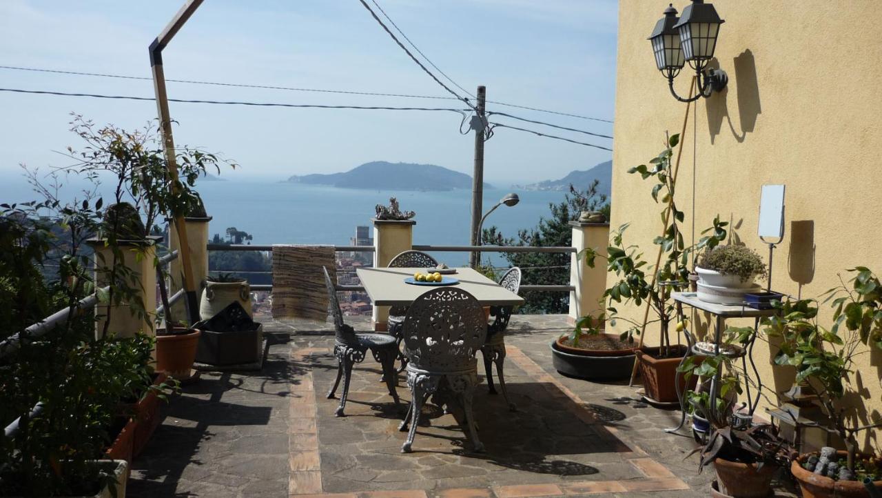Il Golfo Artisti E Poeti Villa Thea Lerici Luaran gambar