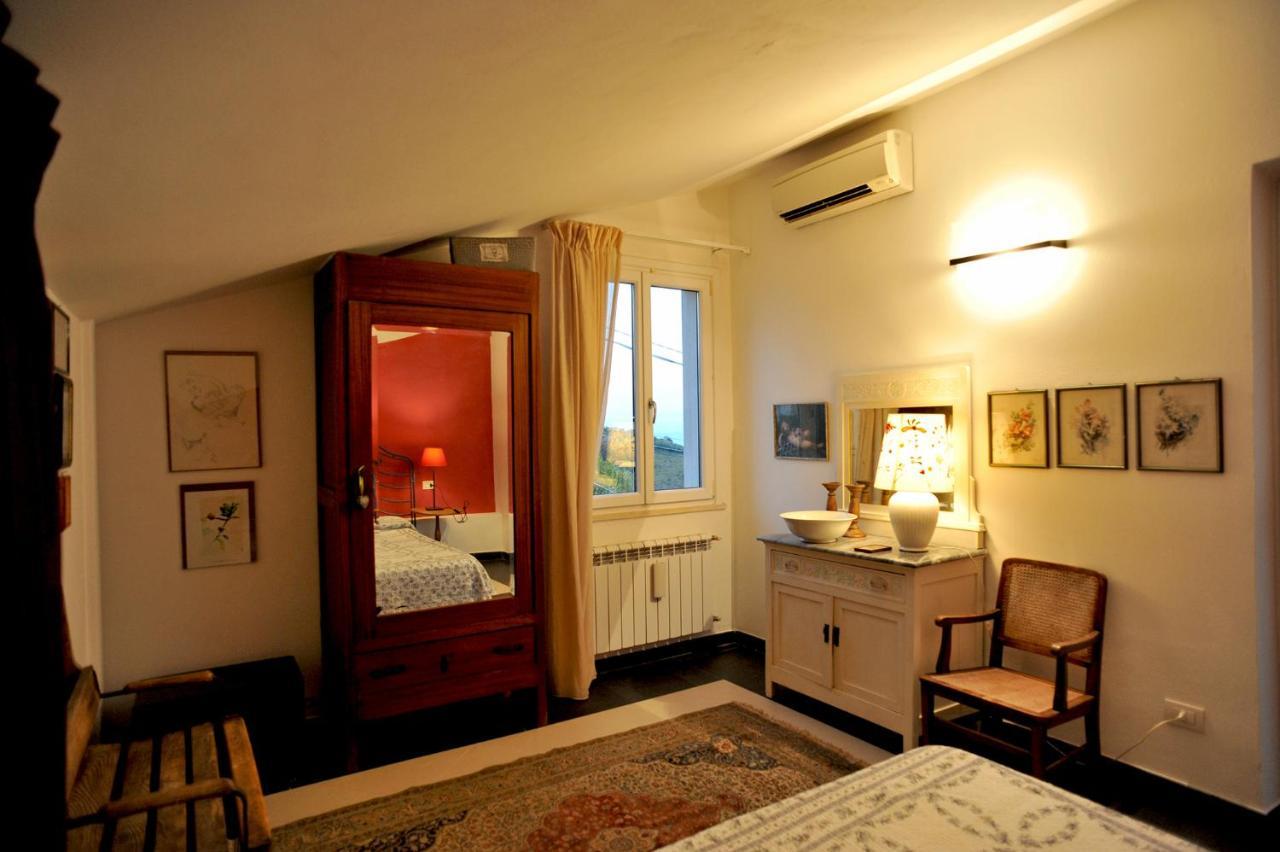 Il Golfo Artisti E Poeti Villa Thea Lerici Luaran gambar