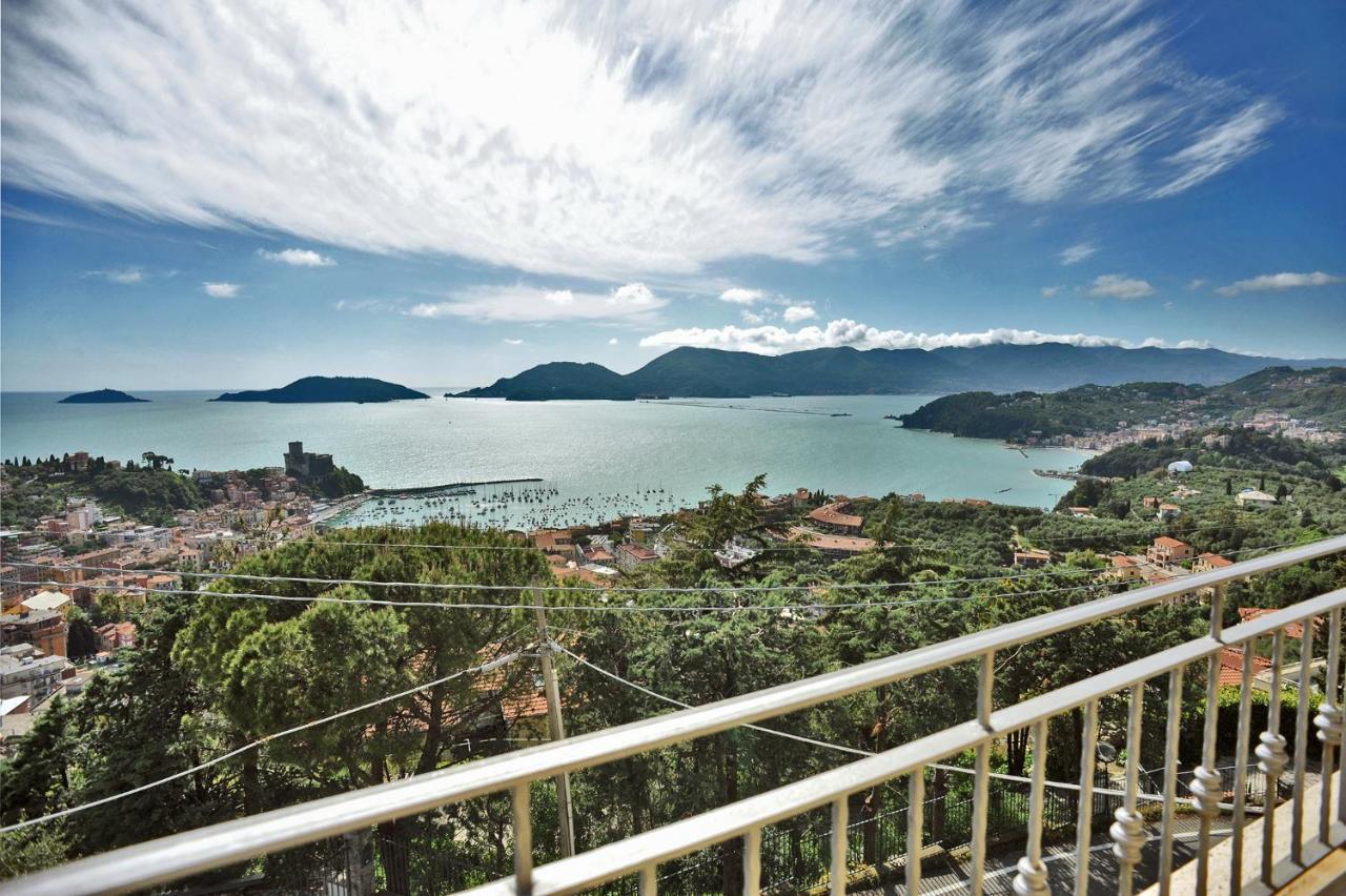 Il Golfo Artisti E Poeti Villa Thea Lerici Luaran gambar