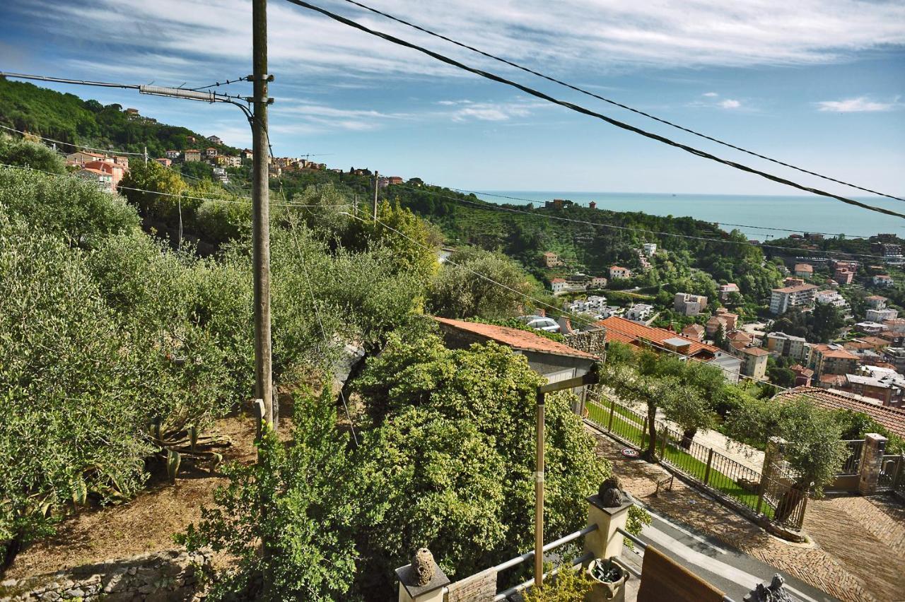 Il Golfo Artisti E Poeti Villa Thea Lerici Luaran gambar