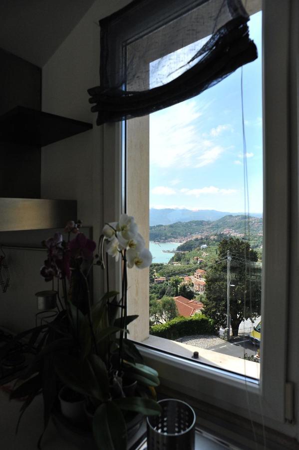Il Golfo Artisti E Poeti Villa Thea Lerici Luaran gambar