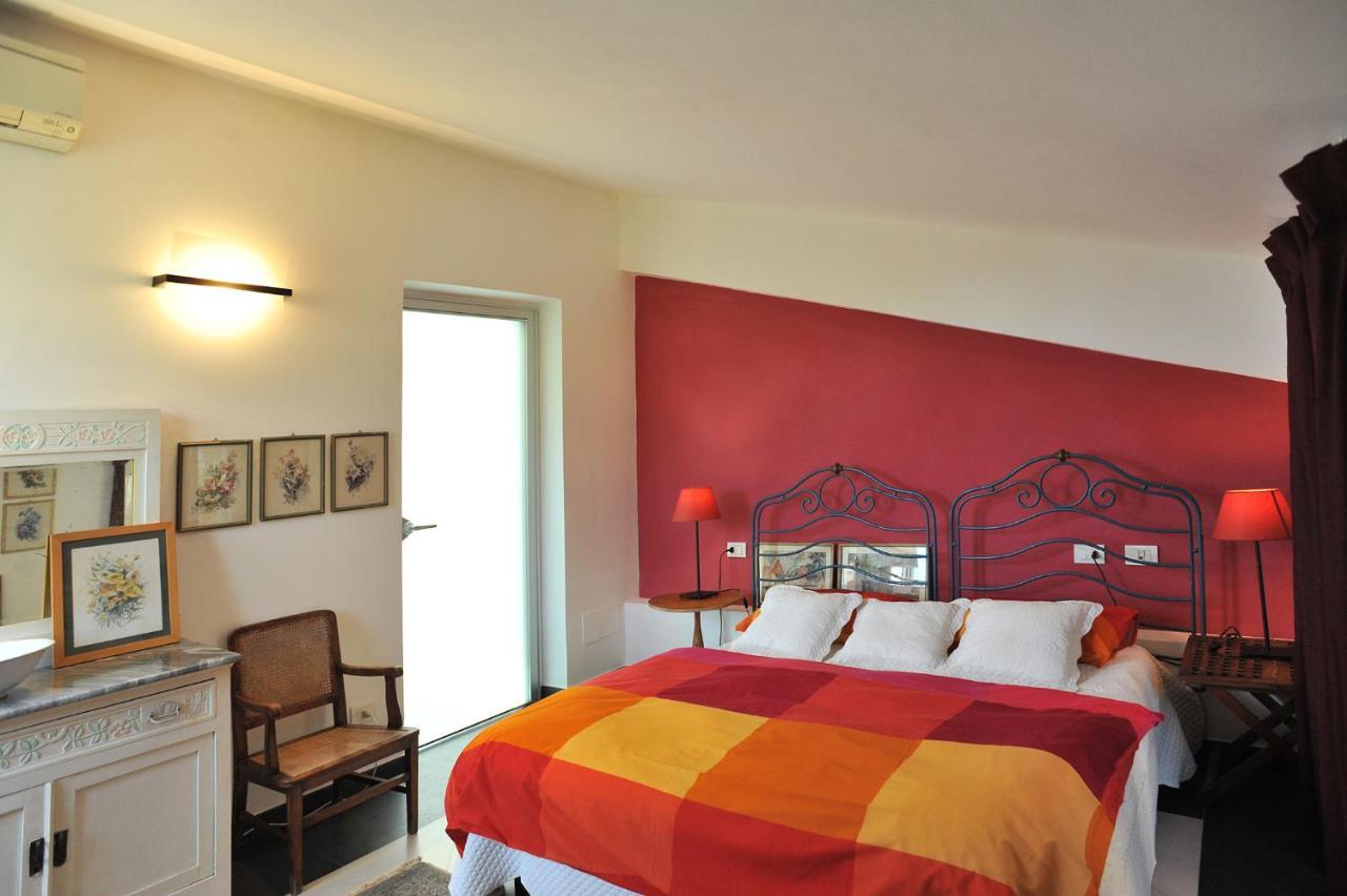 Il Golfo Artisti E Poeti Villa Thea Lerici Luaran gambar